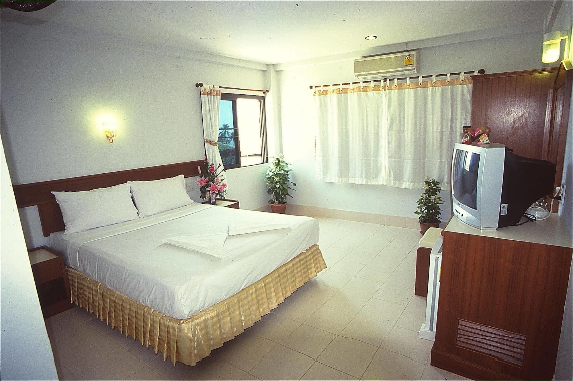 J Apartment Ao Nang Exterior photo